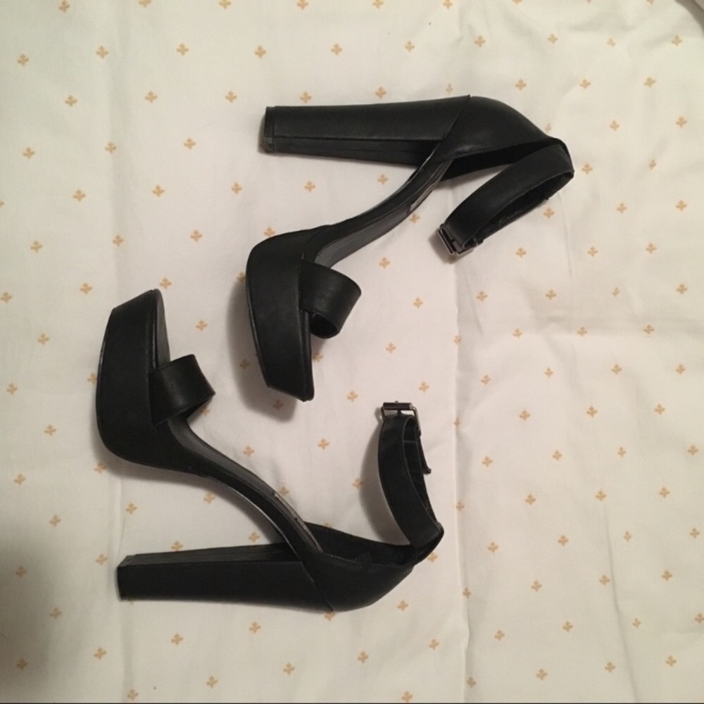 Steve Madden Black Leather Heels